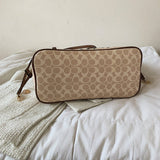 CHIC AND PLAYFUL: BEAR GRAFFITI FASHION TOTE BAG - Julie bags